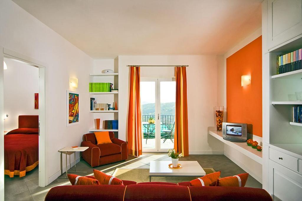 Aparthotel Le Capannelle SantʼAgata sui Due Golfi Exterior foto